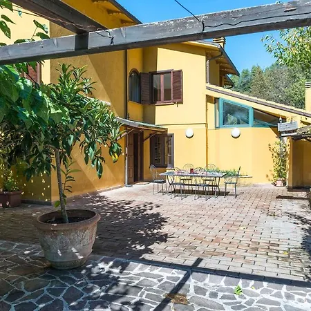 Villa Delle Ginestre 6 *