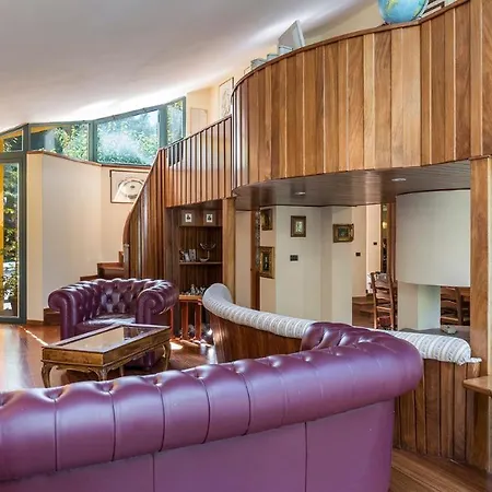 Villa Delle Ginestre 6 *